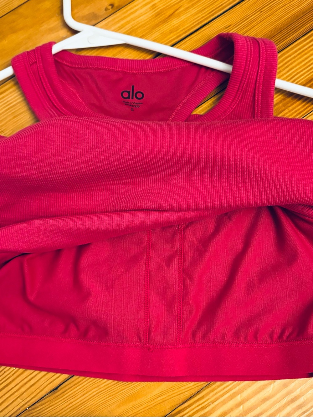 Like New Alo Yoga Aspire Ribbed Tank in Magenta Pink - Picture 4 of 4